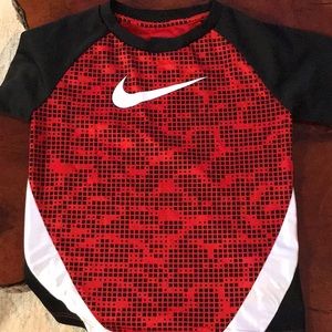 Nike Boys Tee.